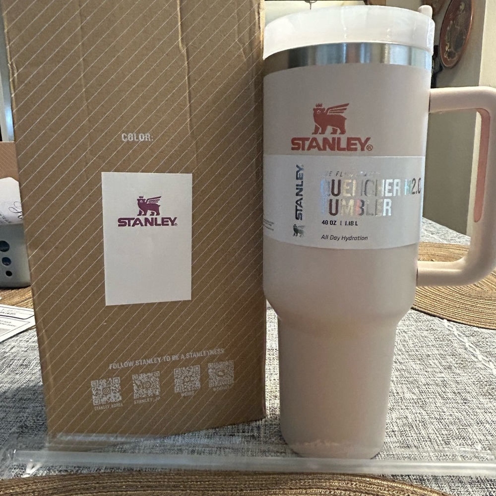 Stanley Quencher Tumbler in Elegant Cream